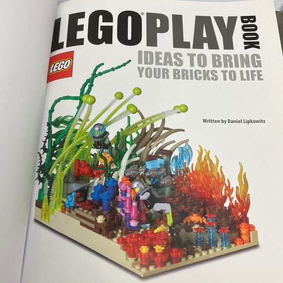 DK Publishing Lego Play Book AAA3608DTG - Picture 4 of 9